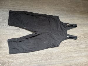 What pants with suspenders